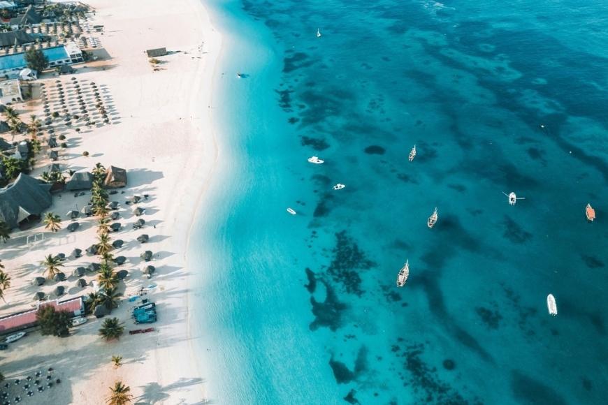 Zanzibar – białe plaże, przypływy i tropikalny Ocean Indyjski