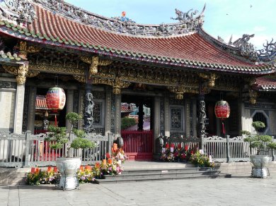 Tajpej - Tajwan zwiedzanie świątyni buddyjskiej