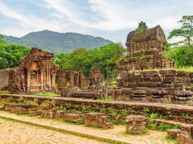 MY SON - wycieczka Wietnam Kambodża Laos
