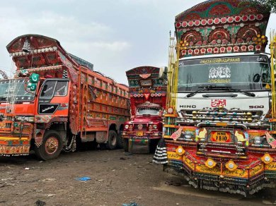 kolorowe ciężarówki Pakistan