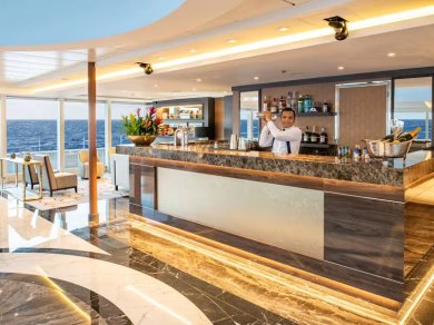 World Voyager - Panorama Lounge bar