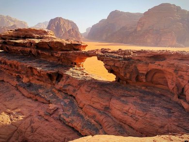 Wadi Rum – zniewalający krajobraz pustyni