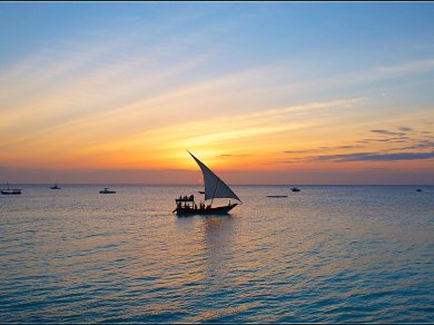 wypoczynek na plaży na Zanzibarze