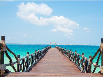 wypoczynek na plaży na Zanzibarze